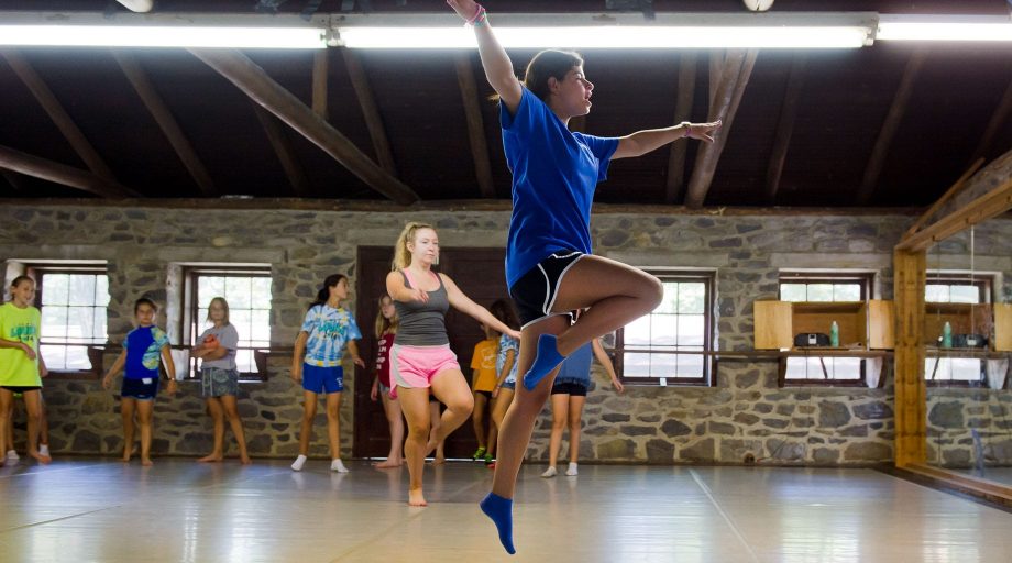 Ballet class at Louise